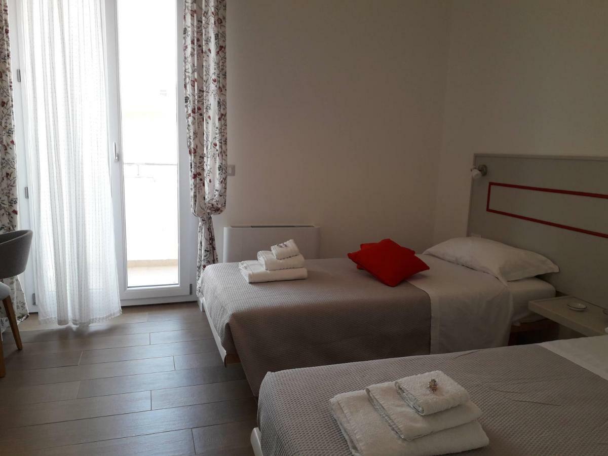 Jolie Julie Accomodation Sassari Eksteriør bilde